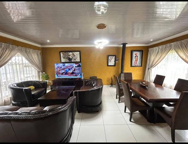 3 BEDROOM HOUSE FOR SALE IN ELSPARK